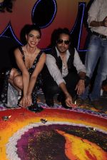 Shweta Bhardwaj, Mika Singh at Loot Diwali special shoot in Mehboob, Bandra, Mumbai on 25th Oct 2011 (58).JPG